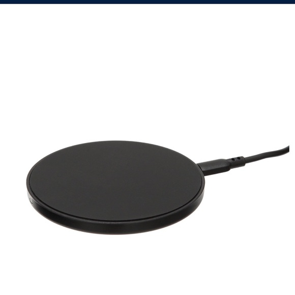 onn. 5W Wireless Charging Pad, Black,Brand New - Picture 3 of 7